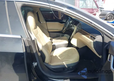 2013 Tesla Model S из США, поврежденный, VIN 5YJSA1DN1DFP07973